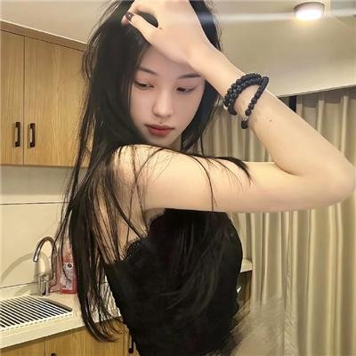 盛开的樱花林下